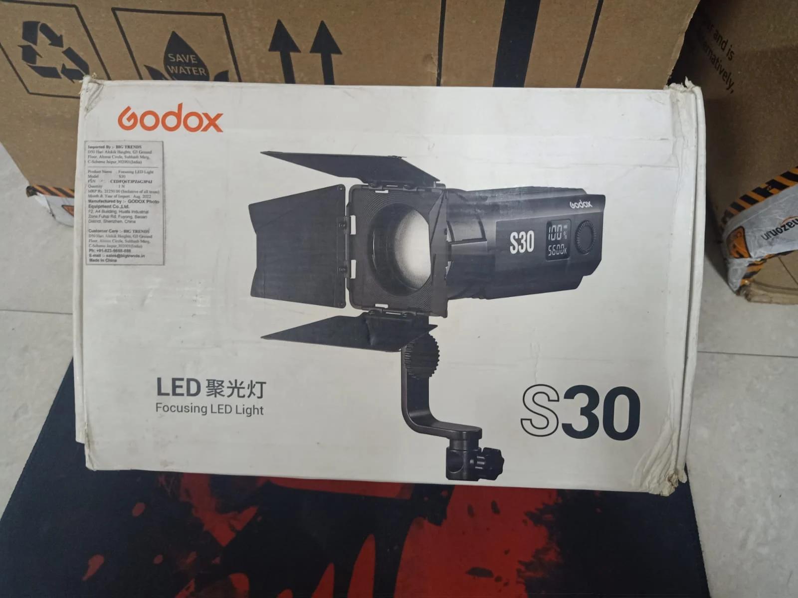 Godox S30 LED Focusing LED Light, photo 2