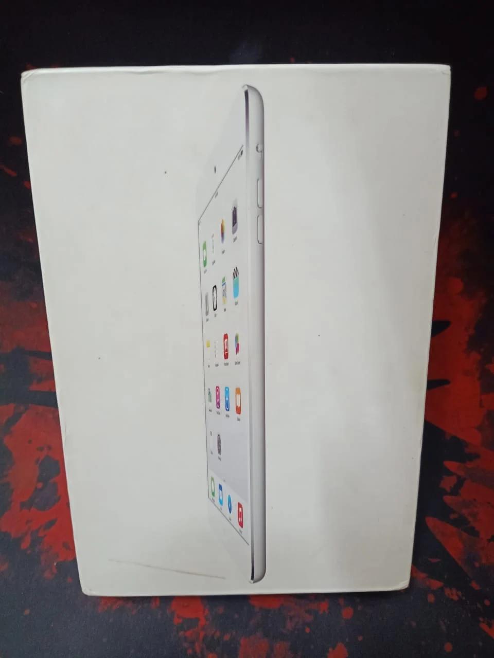 Apple iPad Mini 16 GB Wi‑Fi Only Silver, photo 2