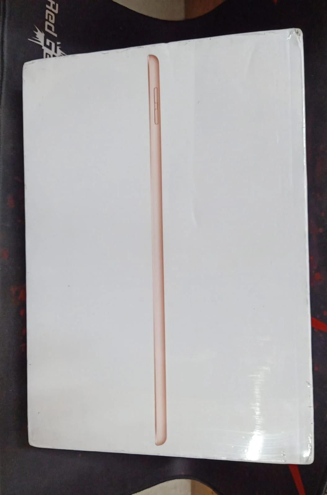 Apple iPad 10.2-inch Wi-Fi + Cellular 128GB Gold, photo 2