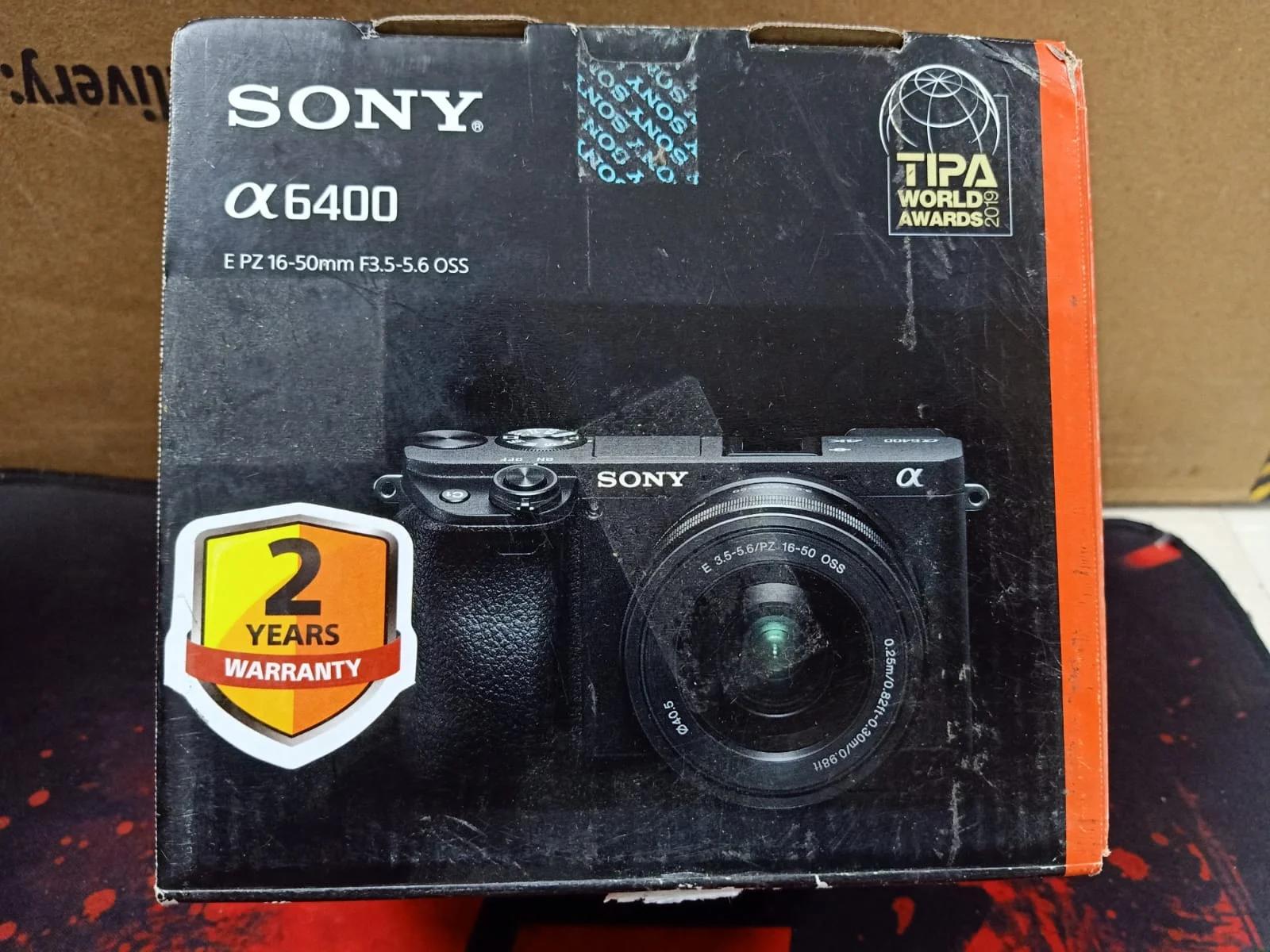 Sony Alpha ILCE-6400L 24.2MP Mirrorless Camera, photo 3
