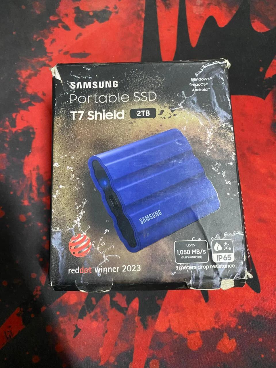 Samsung T7 Shield Portable SSD 2TB Blue, photo 3