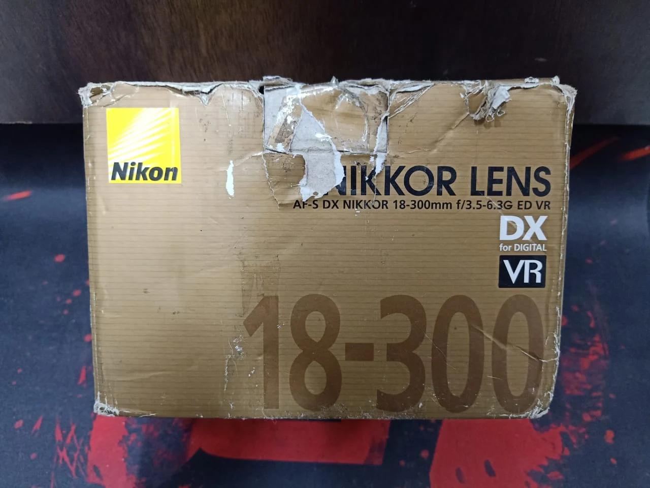 Nikon AF-S DX NIKKOR 18-300mm f/3.5-6.3G ED VR Lens, photo 2