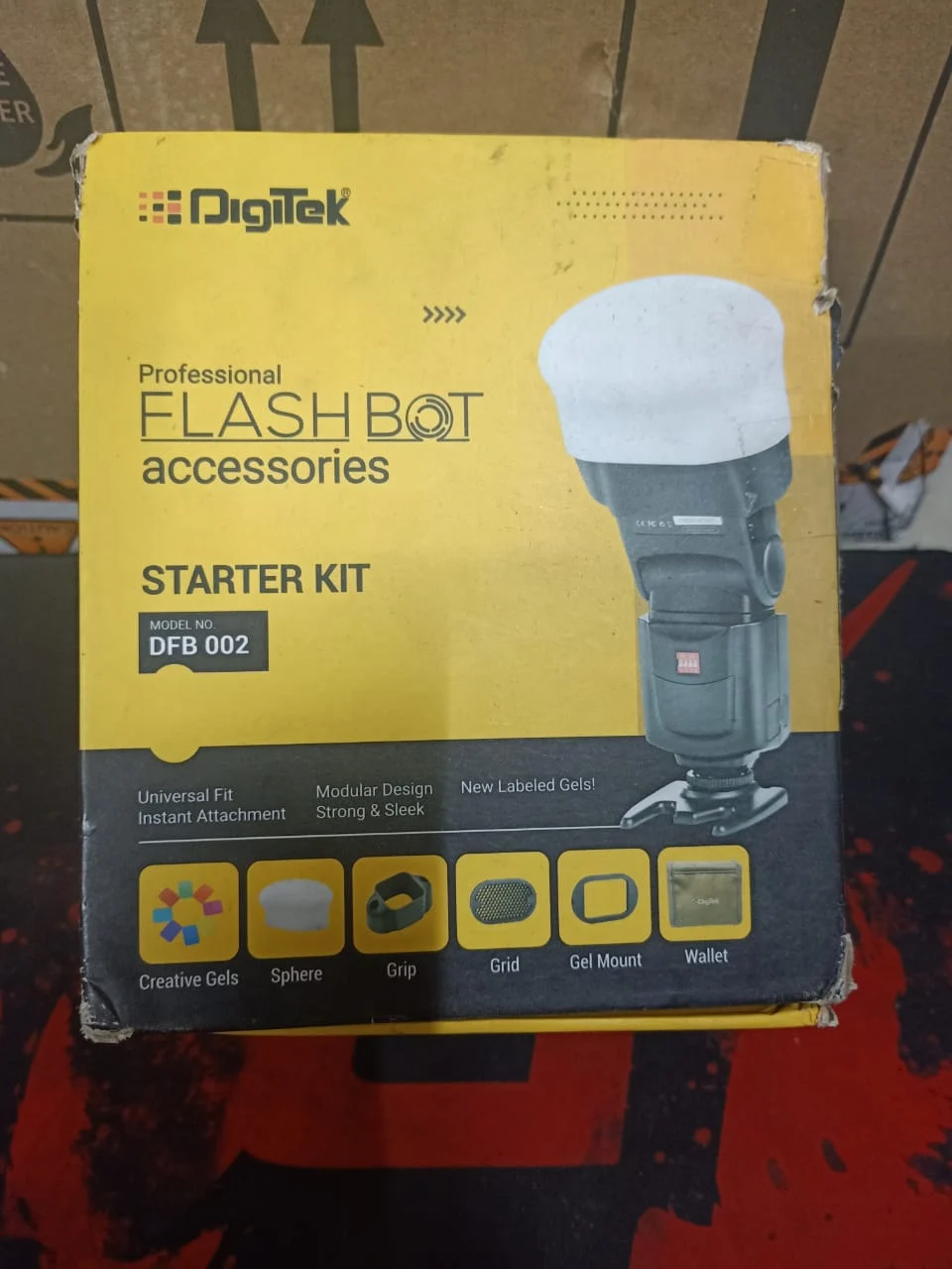 Digitek DFB-002 Professional Speedlight Flash Bot Kit in use