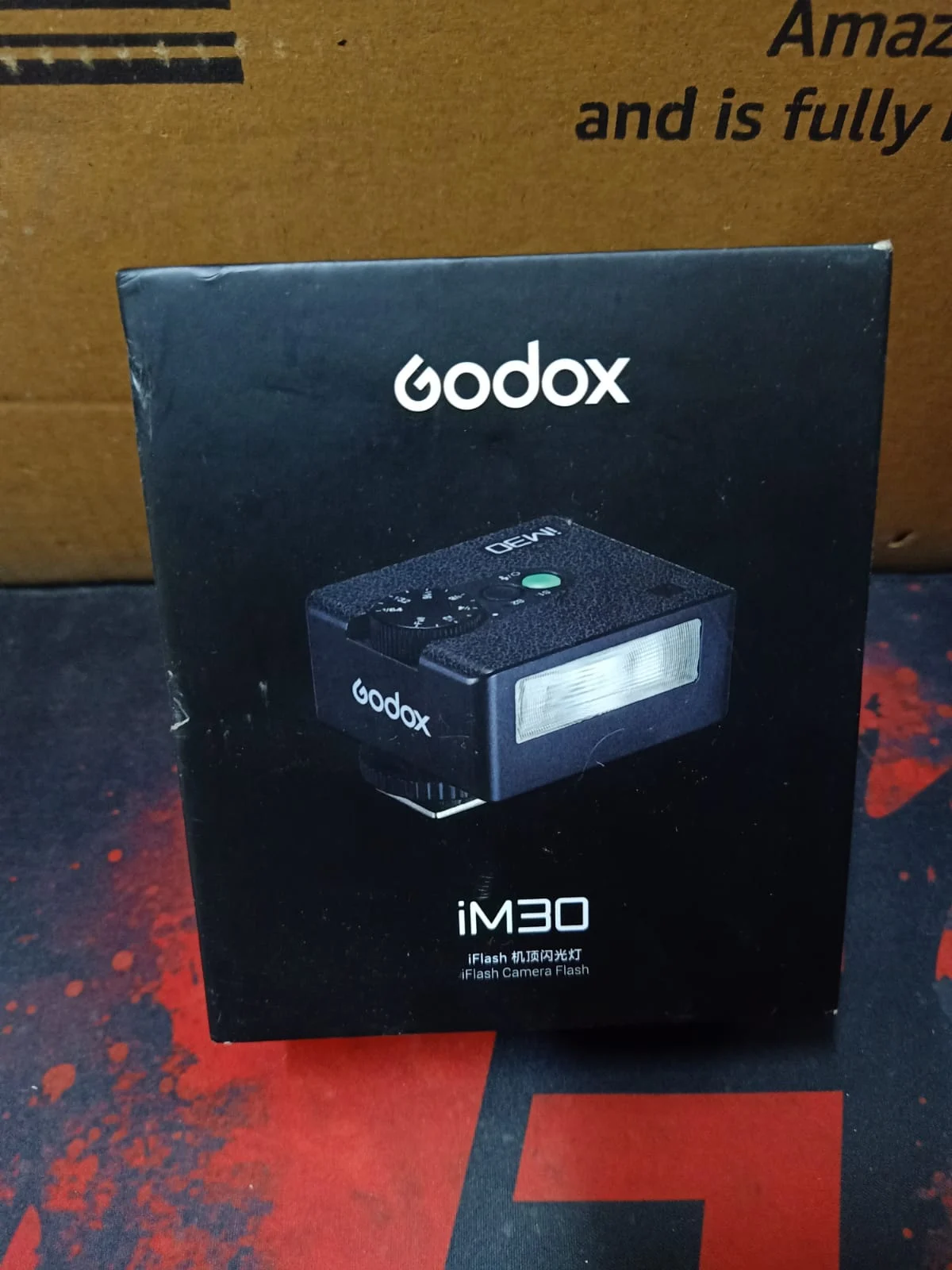 Godox iM30 Mini Flash Speedlite in use