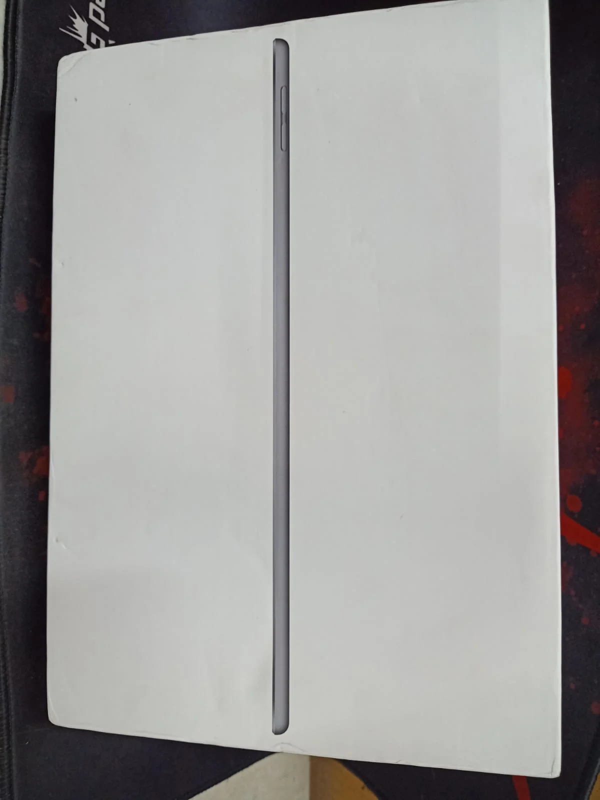 Apple iPad Air 10.5-inch Wi‑Fi 256GB Silver in use