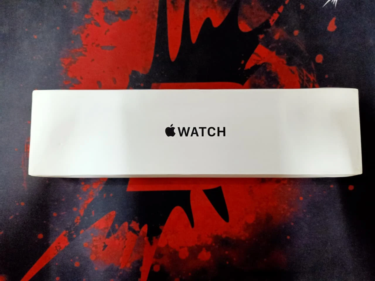 Apple Watch SE GPS + Cellular 44mm Silver in use