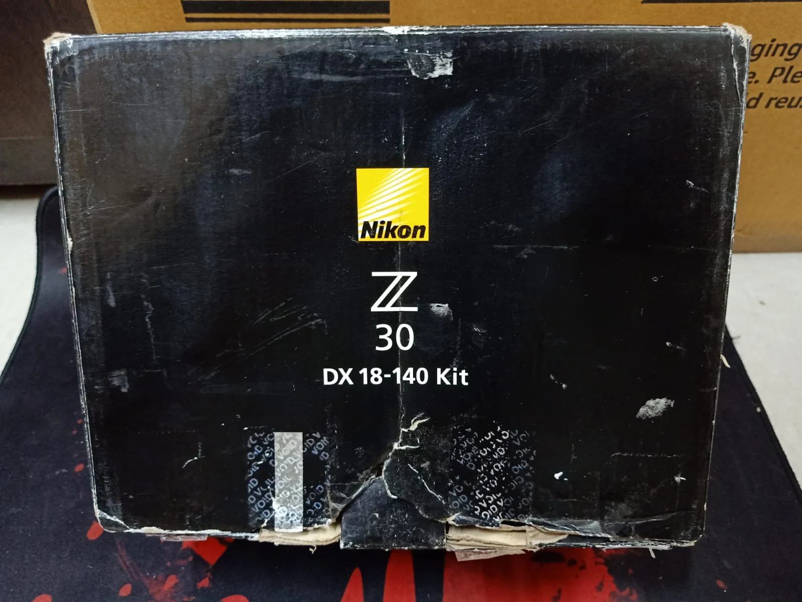 Nikon Z30 DX 18-140 Kit Mirrorless Camera Black in use