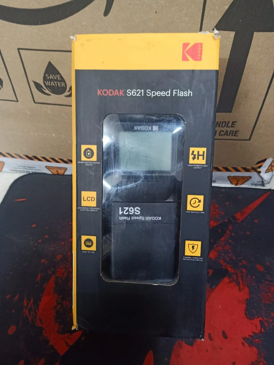 Kodak S621 Camera Speed Flash Black in use