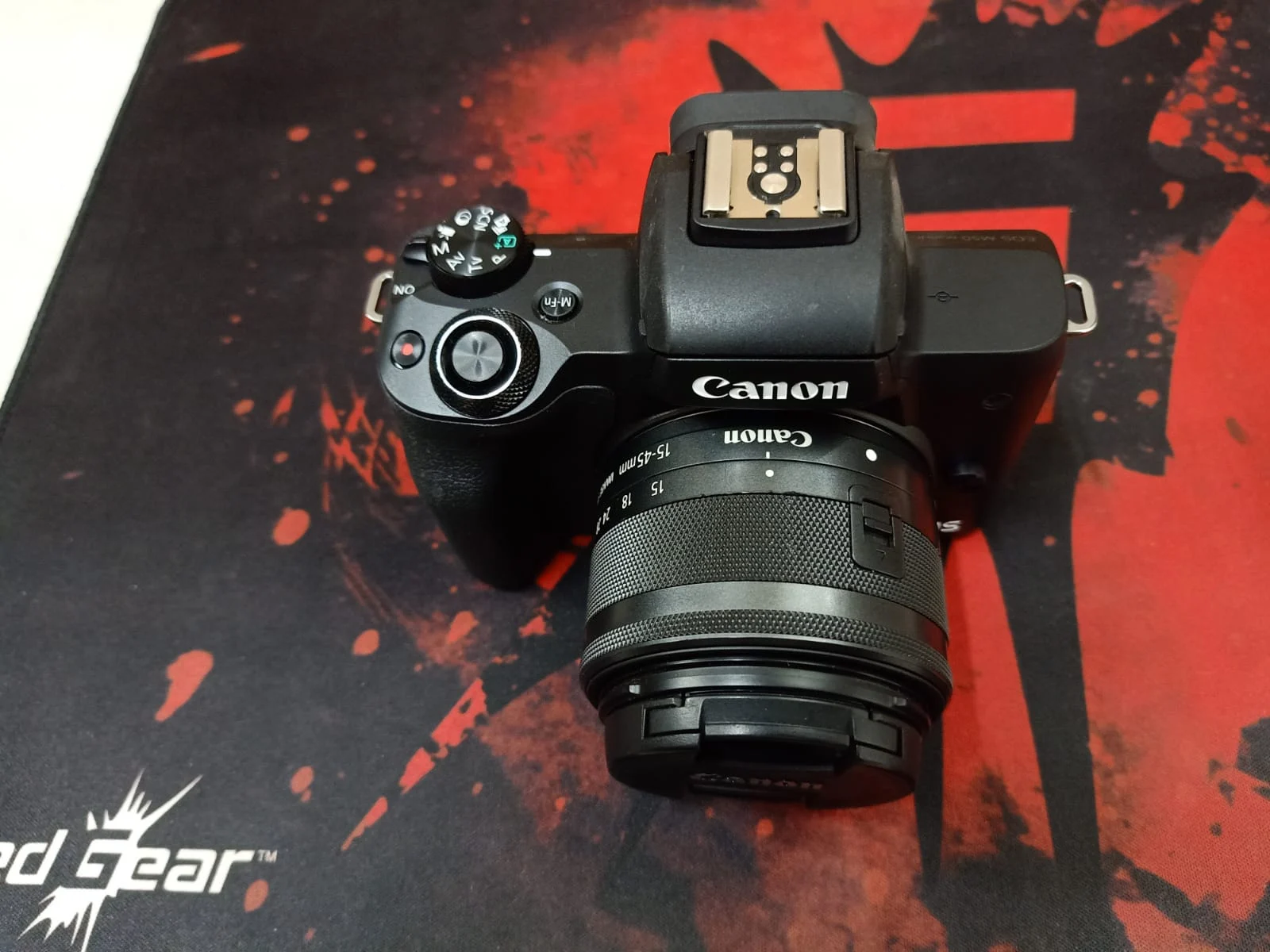 Canon EOS M50 Mark II + EF-M 15-45mm IS STM Kit Black in use