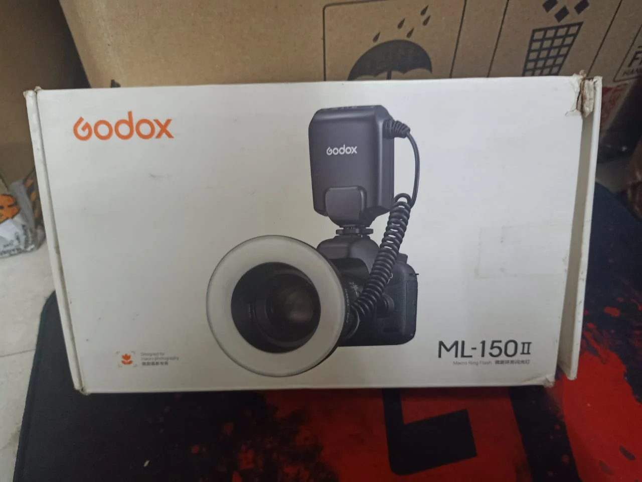 Godox ML150II Macro Ring Flash in use