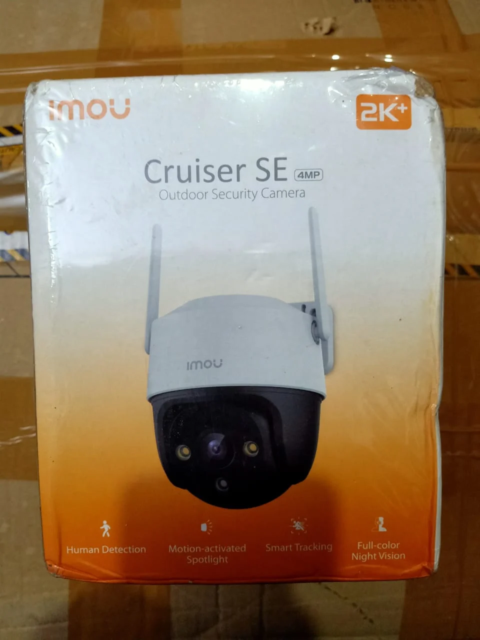 IMOU Cruiser SE 4MP Outdoor Security Camera in use