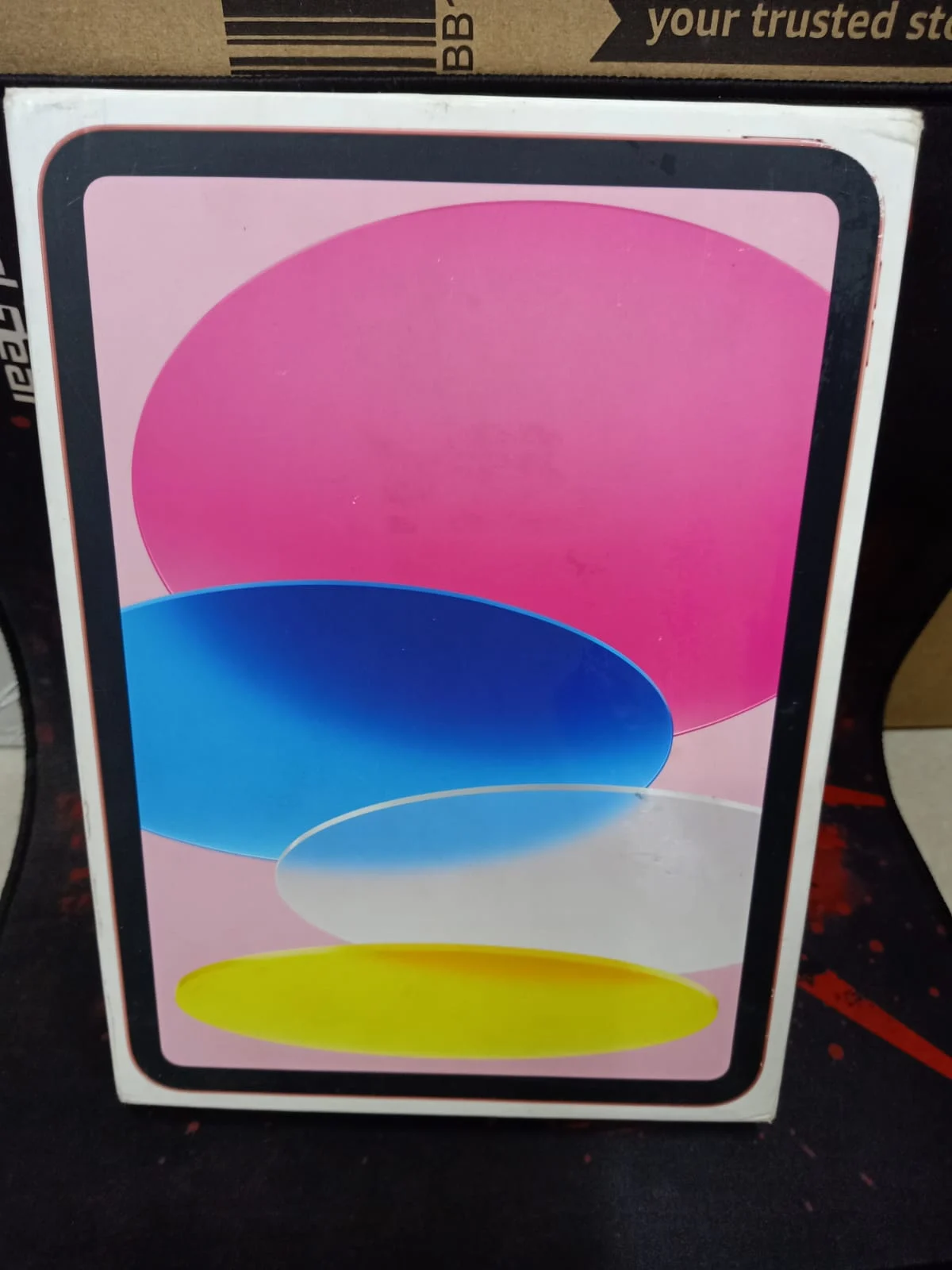 Apple iPad 11″ A16 chip 256GB Wi-Fi 6 Pink in use
