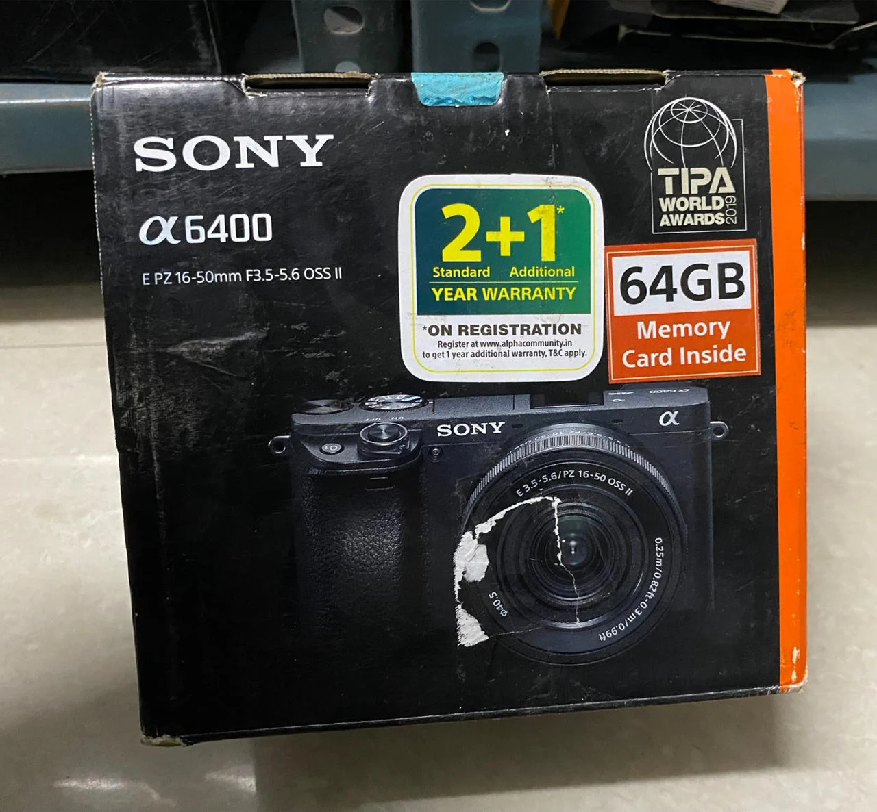 Sony Alpha ILCE-6400K with SELP1650 (Ver 2) lens in use