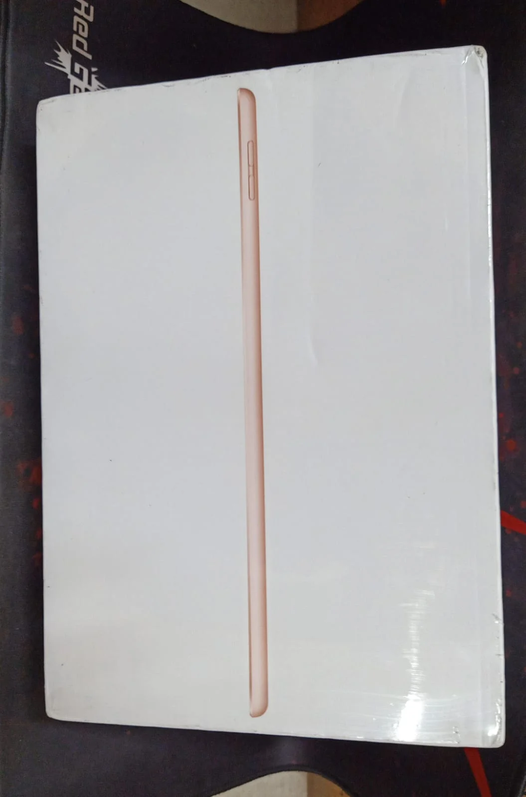 Apple iPad 10.2-inch Wi-Fi + Cellular 128GB Gold in use
