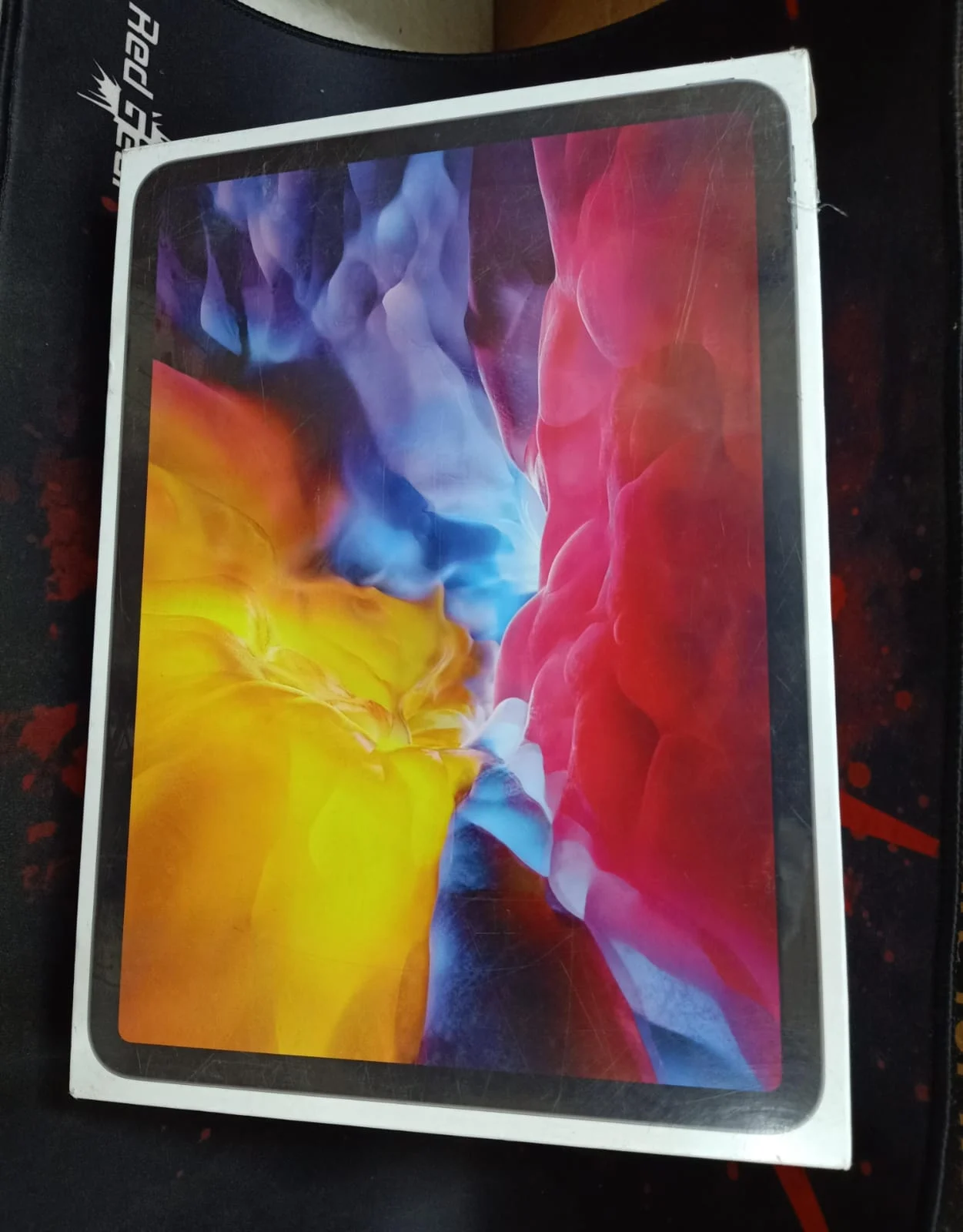 Apple iPad Pro 11-inch 512GB Wi‑Fi + Cellular Space Grey in use