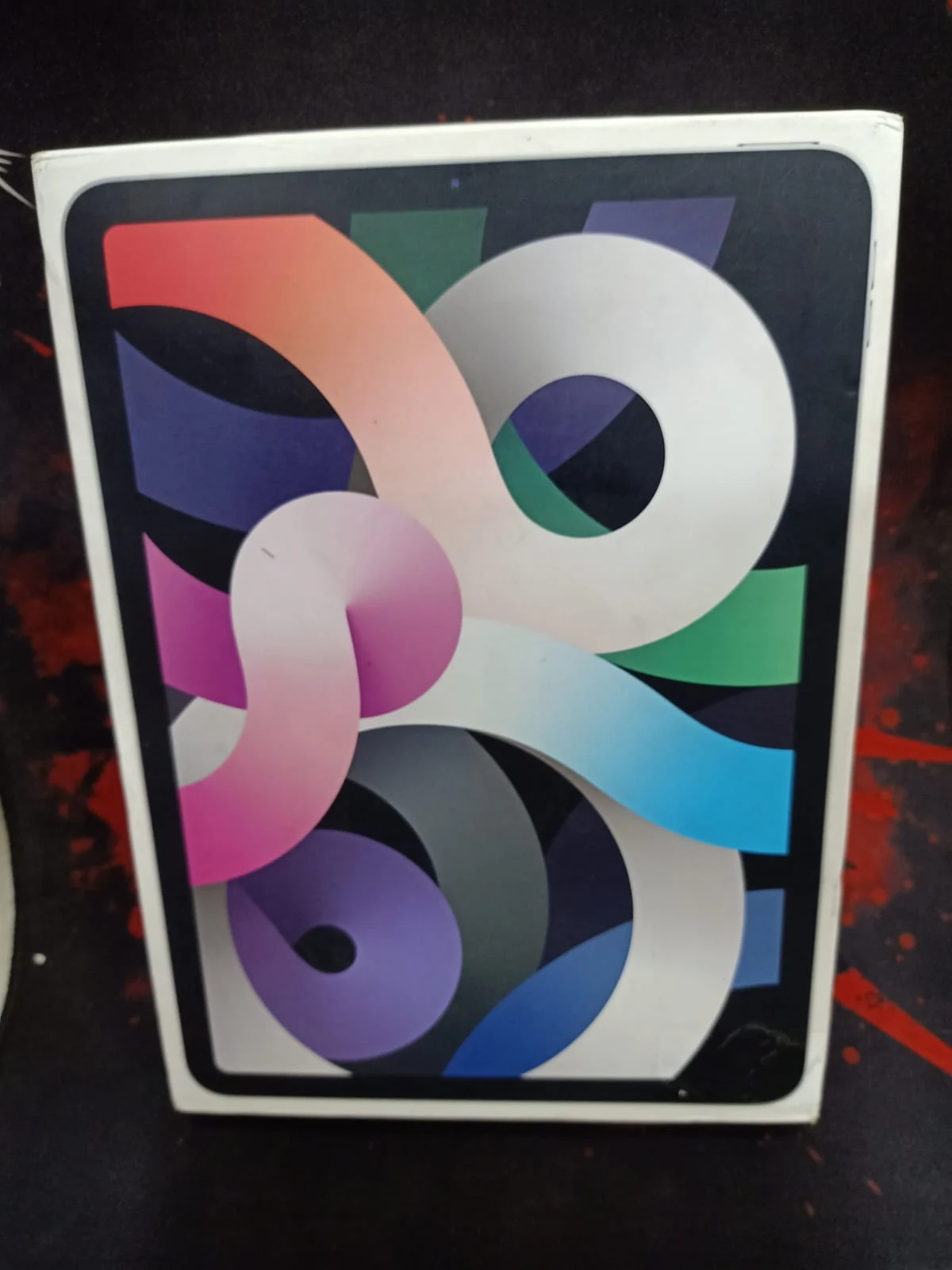 Apple iPad Air 10.9-inch Wi‑Fi + Cellular 64GB Silver 4th Generation in use