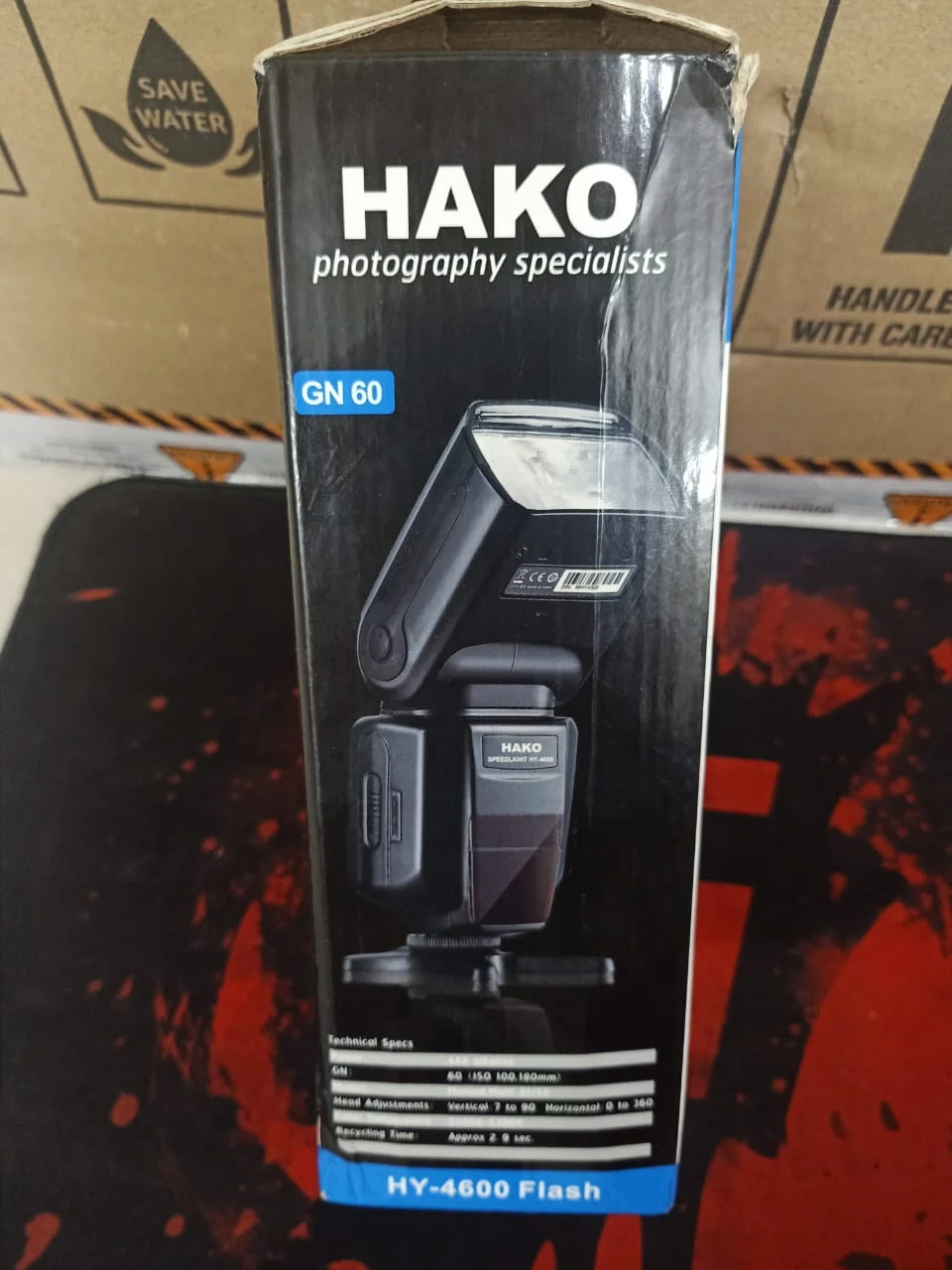 Hako Multi-Shoot HY4600 Digital Camera Flash in use