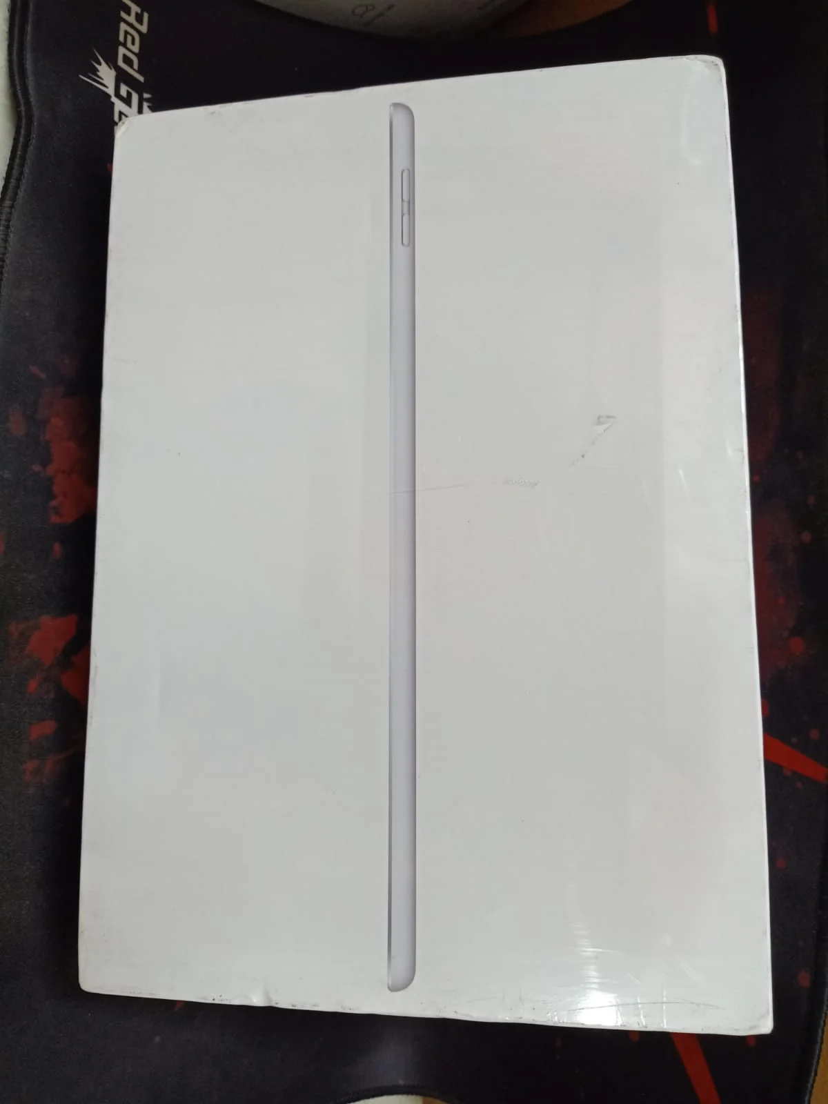 Apple iPad 10.2-inch Wi-Fi + Cellular 32GB Silver in use