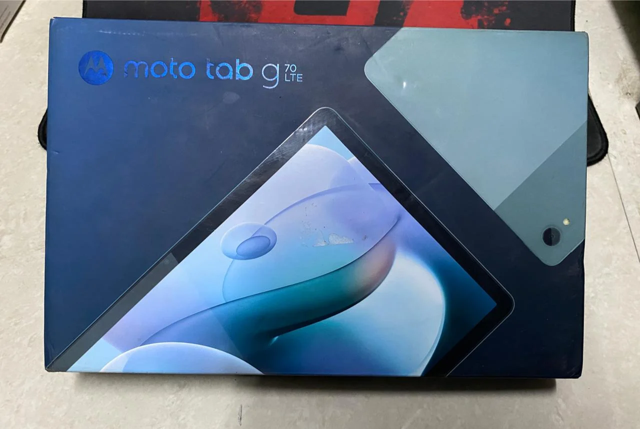 Motorola Tab G70 4 GB RAM 64 GB ROM Wi-Fi + 4G Blue in use