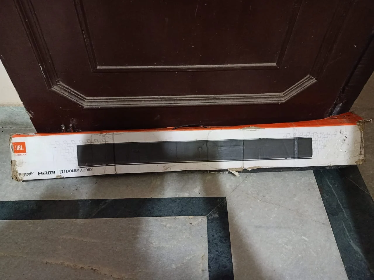 JBL Cinema SB110 Dolby Digital Soundbar 110W in use