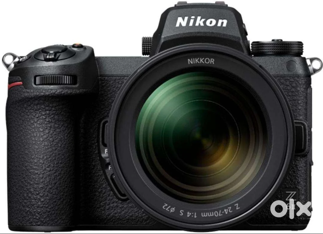 Nikon Z6 II Mirrorless Camera Z 24-70mm Lens in use